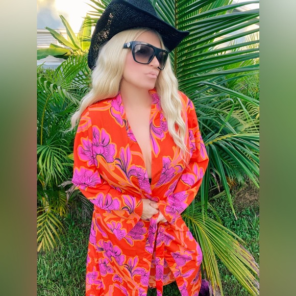 Gorgeous floral print Kimono - Picture 3 of 9